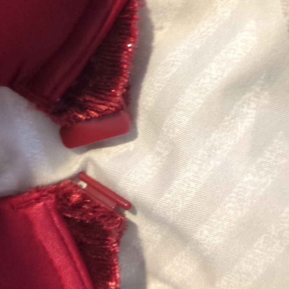 NWOT VS Very Sexy Plunge Bra - Picture 2 of 4